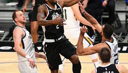 开云体育2026-上海队力克北京队，库里惊艳四座