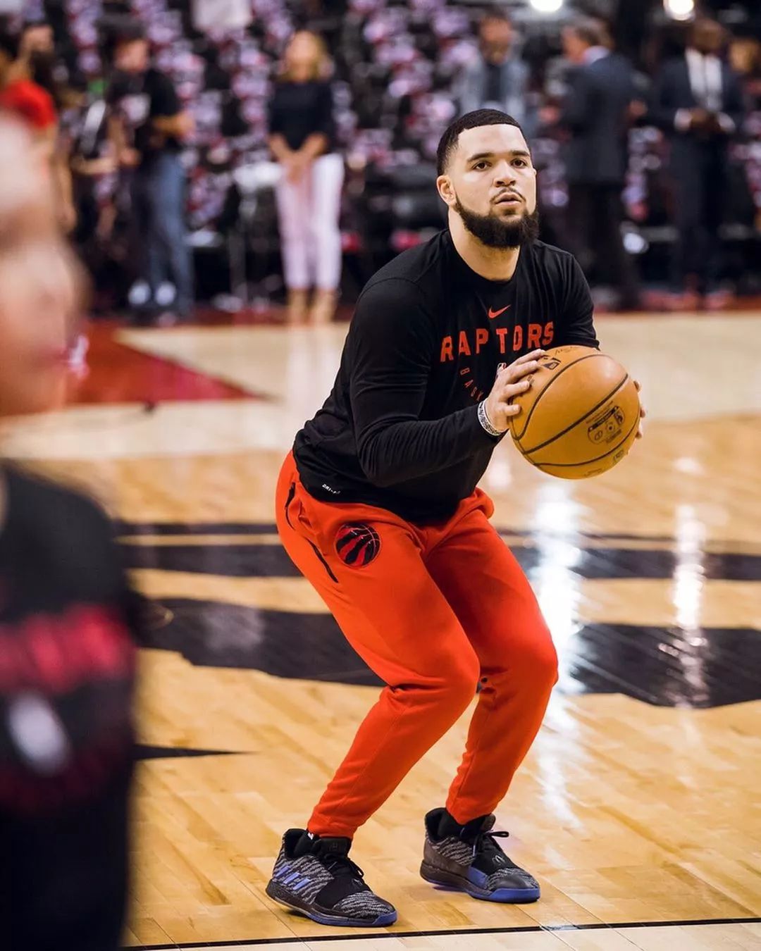 上海队力克北京队,库里惊艳四座 上海队力克北京队,库里惊艳四座