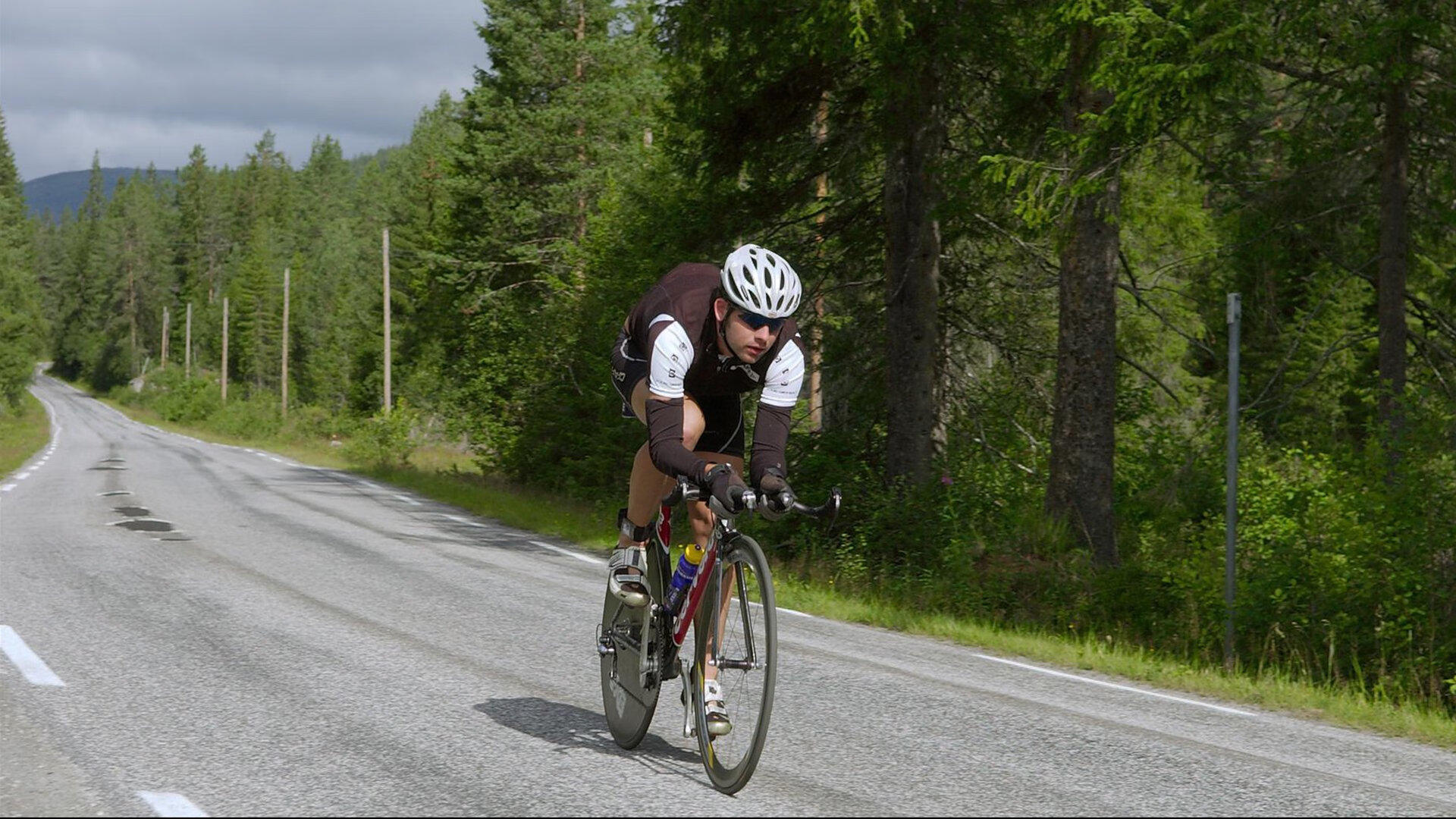 埃及碾压尼日利亚,阿劳霍在NBA总决赛接管比赛,体育如何成为现代神话的熔炉?